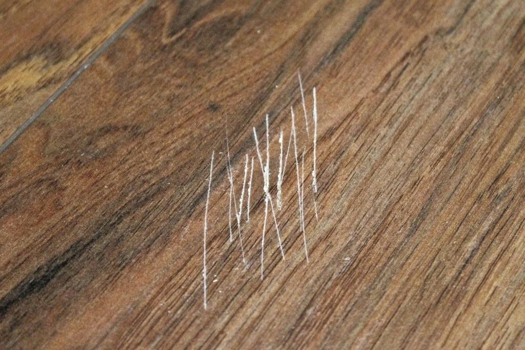 3 Common Vinyl Stains And Scratches, How To Remove Scuff Marks From Vinyl Wood Flooring